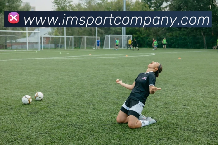 诺伊尔因肠胃问题缺席训练后已恢复状态重返拜仁队伍