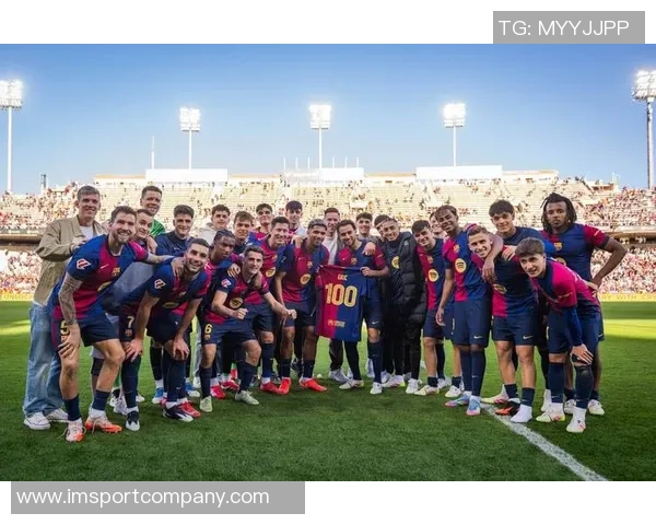 客场战胜巴萨罗腾盛赞恩里克碾压欧洲教练群雄 客场战胜巴萨罗腾盛赞恩里克碾压欧洲教练群雄