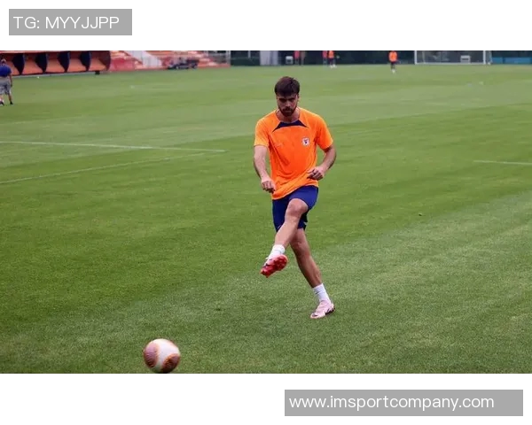 瓦科推射遗憾击中立柱泽卡精彩直塞未能转化为进球