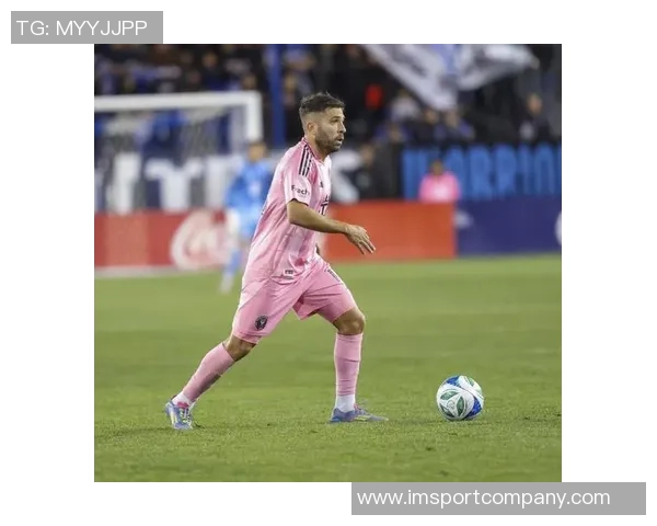 阿尔巴意外宣布退役仅两天前双响并续约至2027年