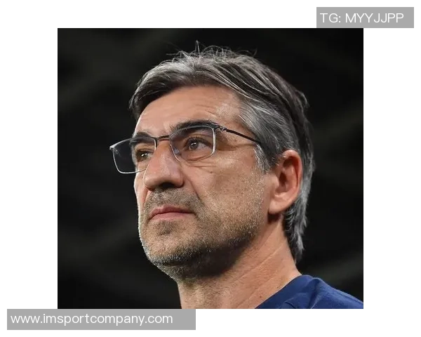 德罗西与热那亚会谈在即瓦诺利竞争帅位引发关注